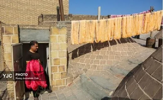 هنر اصیل رنگرزی سنتی قم در قاب تصویر