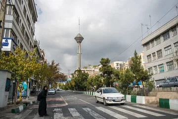 پیشبینی هوای تهران طی پنج روز آینده؛ از یخبندان موقت تا رگبار باران