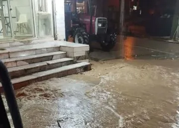 سیلاب، راه‌ دسترسی همه روستاهای مینودشت را بست