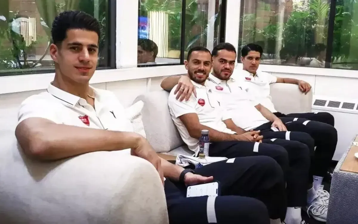 کاروان پرسپولیس راهی سیرجان شد+ عکس