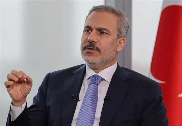 وزیر خارجه ترکیه: وقتی صحبت‌های ترامپ را شنیدیم، برداشت ما این بود که او واقعاً منظور این را ندارد که آتش‌بس به پایان رسیده / فکر می‌کنم او اساساً به این اشاره داشت که در واقع یک اقدام تلافی‌جویانه در پاسخ به آنچه بین ایران و امریکا در جریان بود، صورت گرفته / به نظر من در مورد نحوه اجرای عبور از تنگه هرمز، سوءتفاهم پیش آمده؛ آنها نیاز به ارتباط بهتر دارند