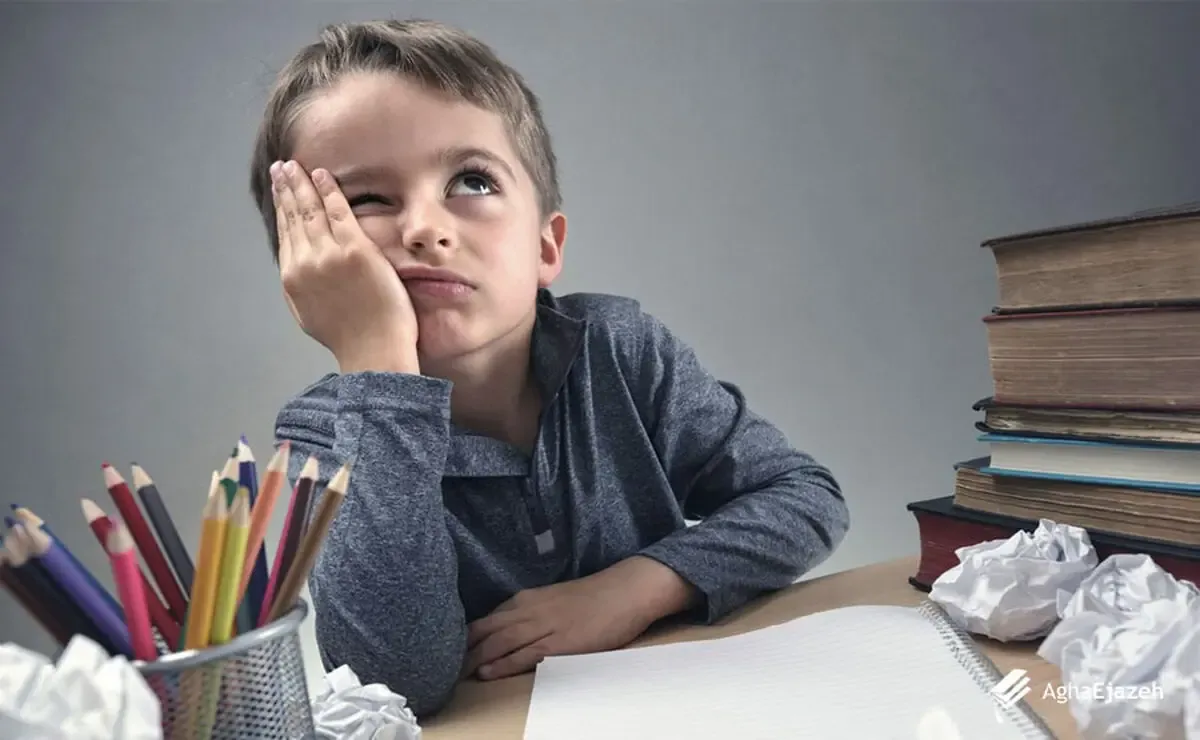در تکالیف مدرسه بچه ها همراهی کنیم یا دخالت؟
