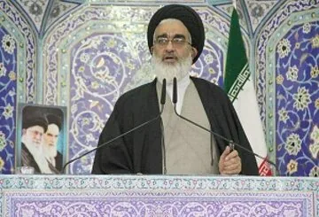 تاکید امام جمعه قم بر آمادکی پدافند غیرعامل در برابر تهدیدها/ نفوذ نامشروع آمریکا باید از منطقه غرب آسیا برچیده شود