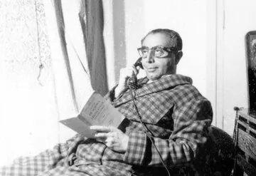 امینی نخستوزیر پیشین شاه، سه ماه پیش از پیروزی انقلاب: متاسفانه رابطه بین مردم و رژیم بریده شده / همه میدانیم مجلس کنونی، مجلس ملی نیست