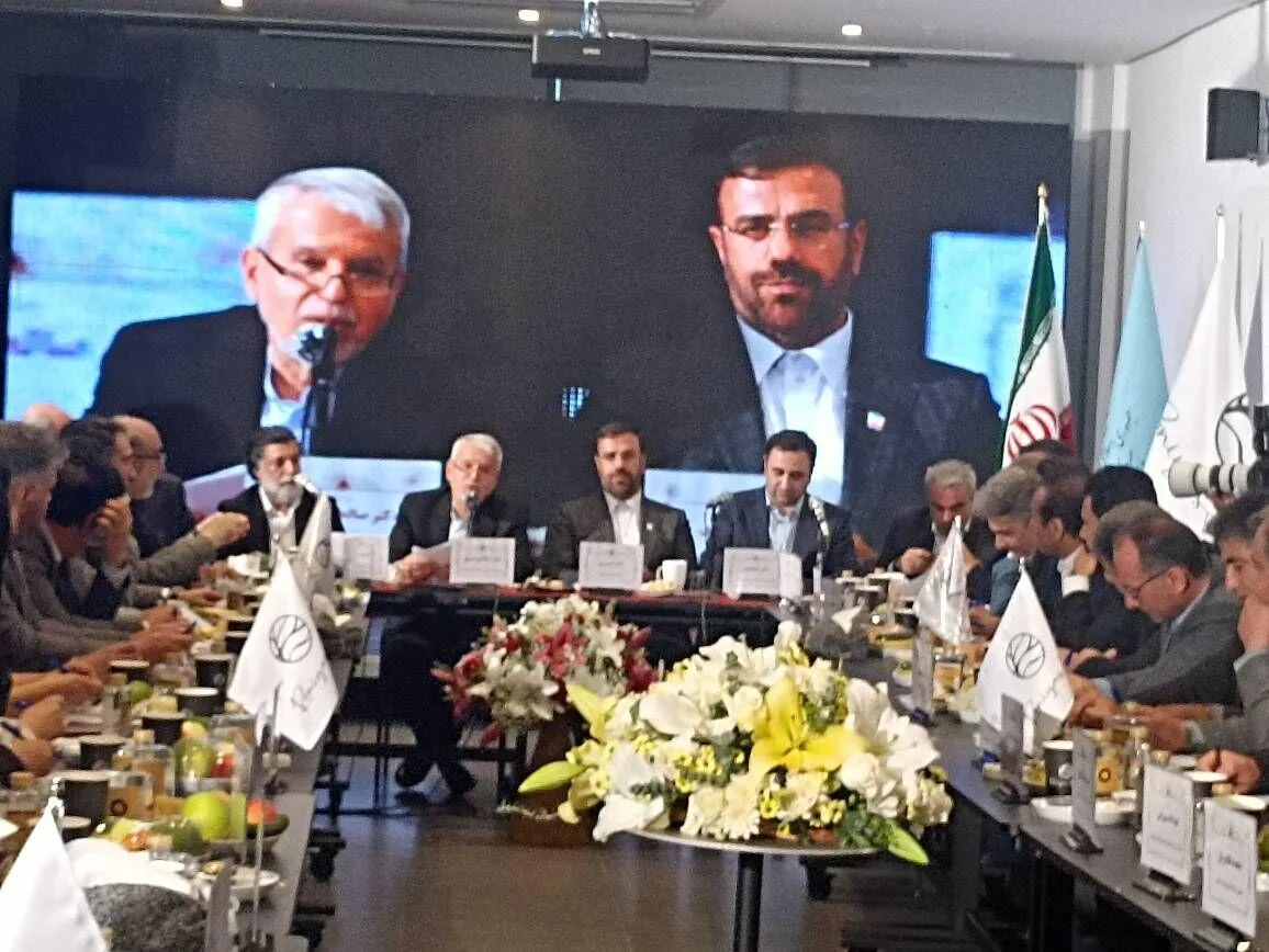 بند موانع از پیش پای سرمایهگذاران گردشگری باز شود