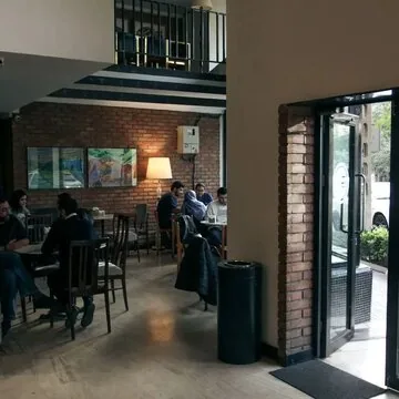 انتقاد از اظهارات اخیر رئیس پلیس اماکن تهران: مردم برای قدم زدن و رفتن به کافه باید از کسی اجازه بگیرند؟