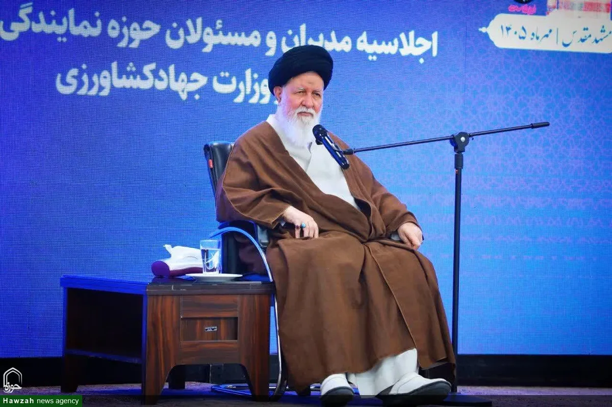 مسئولیت جهادی، عبور از انفعال و محدودیتهای اداری را میطلبد/ روحانیت مجاهدانه پای اسلام و تشیع بایستند