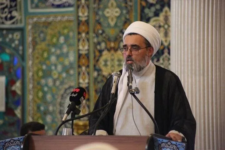 ماموستا مرادی: منع تحصیل دختران محجبه، محدودسازی آزادی دینی است