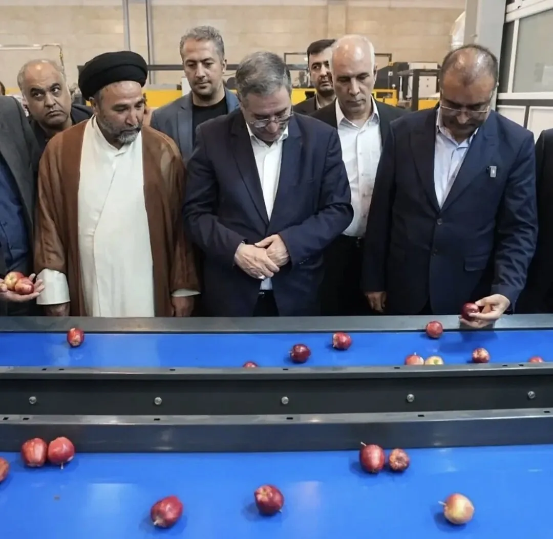بازدید ذاکر از سردخانه‌ها و واحدهای بسته‌بندی میوه در ارومیه