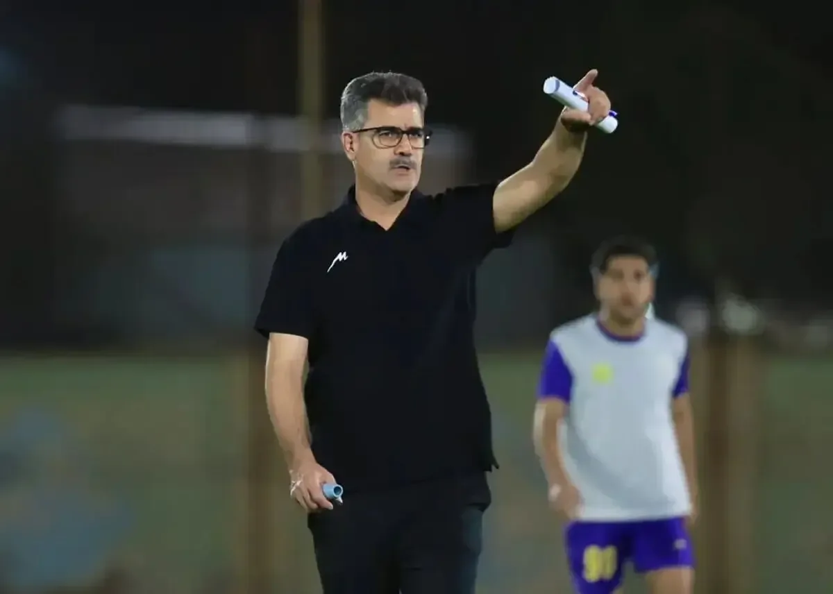 دیدار سرمربی جدید نفت آبادان با هواداران پیش از شروع کار