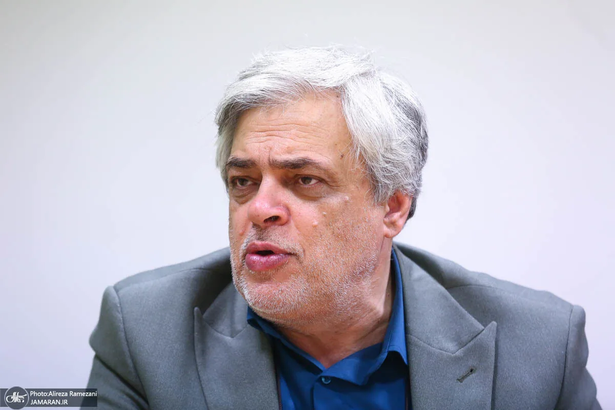 شعر کنایه آمیز محمد مهاجری در انتقاد از عملکرد مجلس/«طاعت از دست نیاید، گناهی باید کرد»/ اگر سیستم امنیتی ما نمیتواند نفوذ را کشف کند دَر مملکت را ببندیم و قفل کنیم