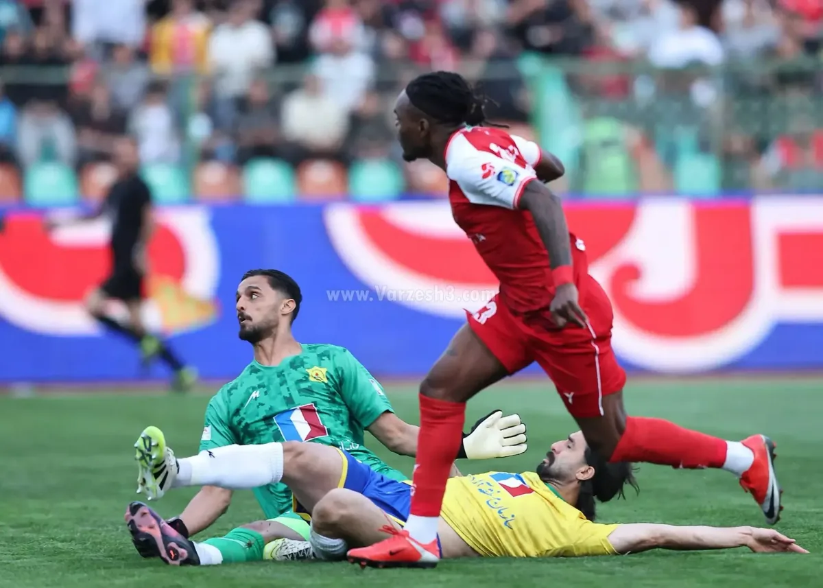 ستاره پرسپولیس به دیدار با خیبر رسید!