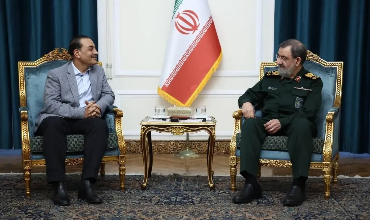 محسن رضایی در دیدار با عاصم منیر: به هیچ وجه ذرهای از مواد هستهای غنی شده از ایران خارج نخواهد شد