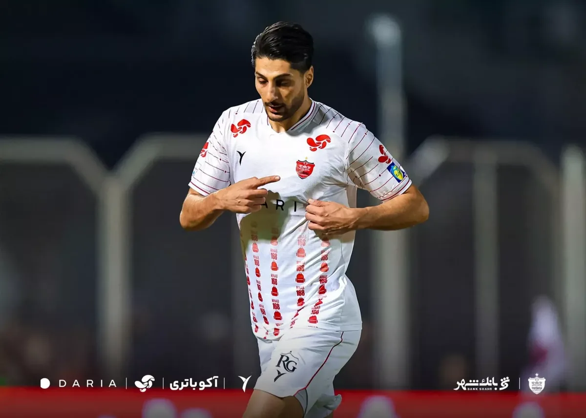 شماره 10 پرسپولیس و باز هم نشانهگیری دقیق!