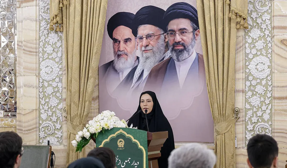 ۶۰ نخبه مدال‌آور المپیادهای علمی جهان و نفرات برتر کنکور در حرم مطهر رضوی تجلیل شدند