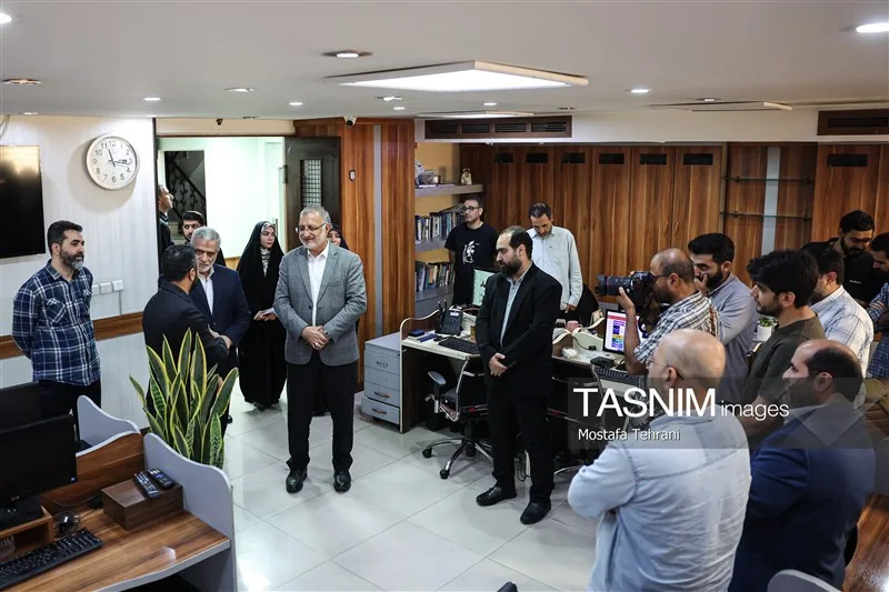 علیرضا زاکانی شهردار تهران در حاشیه بازدید از تحریریه این خبرگزاری