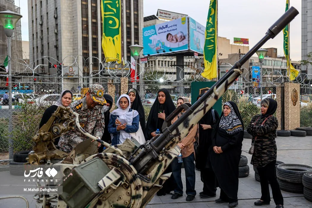 تصاویر فارس از آموزش شلیک با ضدهوایی به بانوان در میدان هفت تیر