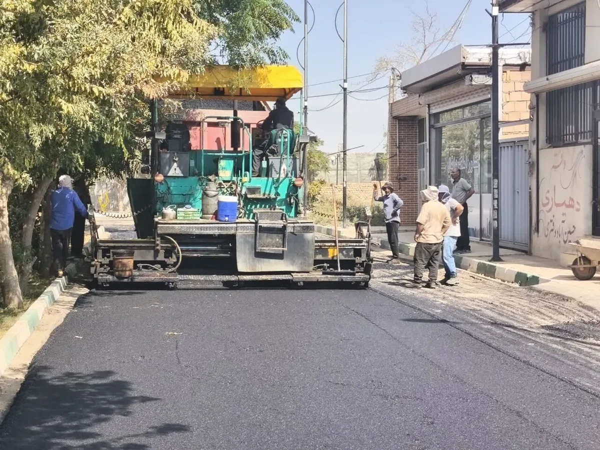 اجرای روکش آسفالت در مسیرهای روستایی جنوب شرق تهران