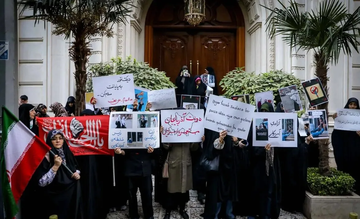 احترام به هویت اسلامی جامعه، ضرورتی برخاسته از حقوق انسانی و مقتضای عدالت است