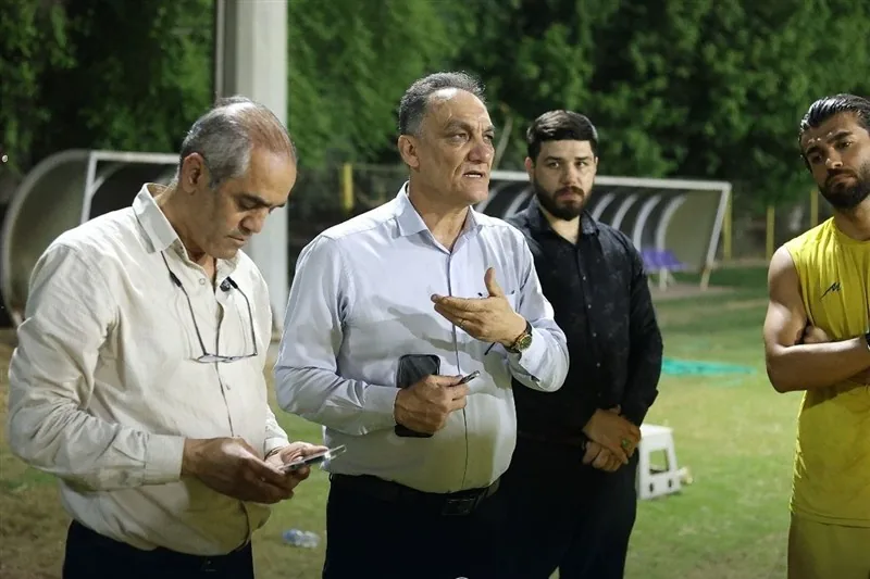 واکنش مدیر تیم استقلال خوزستان به کفشهای «فیک» بازیکنان