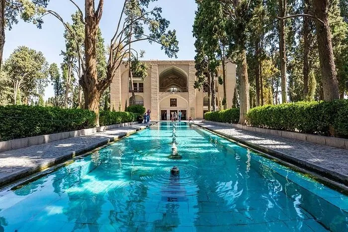 مودیان مالیاتی می‌توانند در هزینه مرمت میدان نقش جهان مشارکت کنند