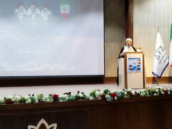 افزایش سرمایه اجتماعی نظام با گسترش عدالت و مبارزه با فساد محقق می‌شود