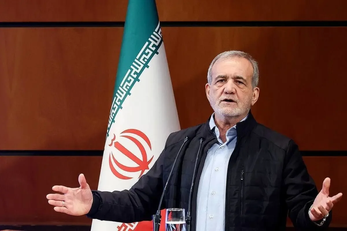 پزشکیان: ما ۲۰ میلیون بشکه نفتی که برای دولت بود را دادیم به هوافضای سپاه تا بتواند بجنگد/ در شعام فرماندهان قرارگاه، ارتش و سپاه تفاهم را امضا کردند/ ویدئو