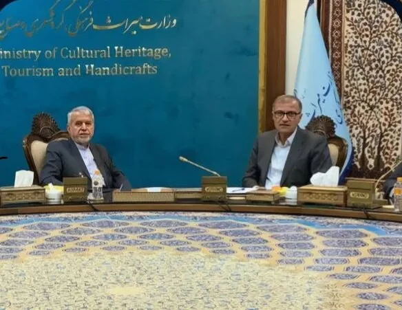 دیدار احمد مرادی با وزیر میراث فرهنگی/دیدار صمیمی با جوانان برتر هرمزگان