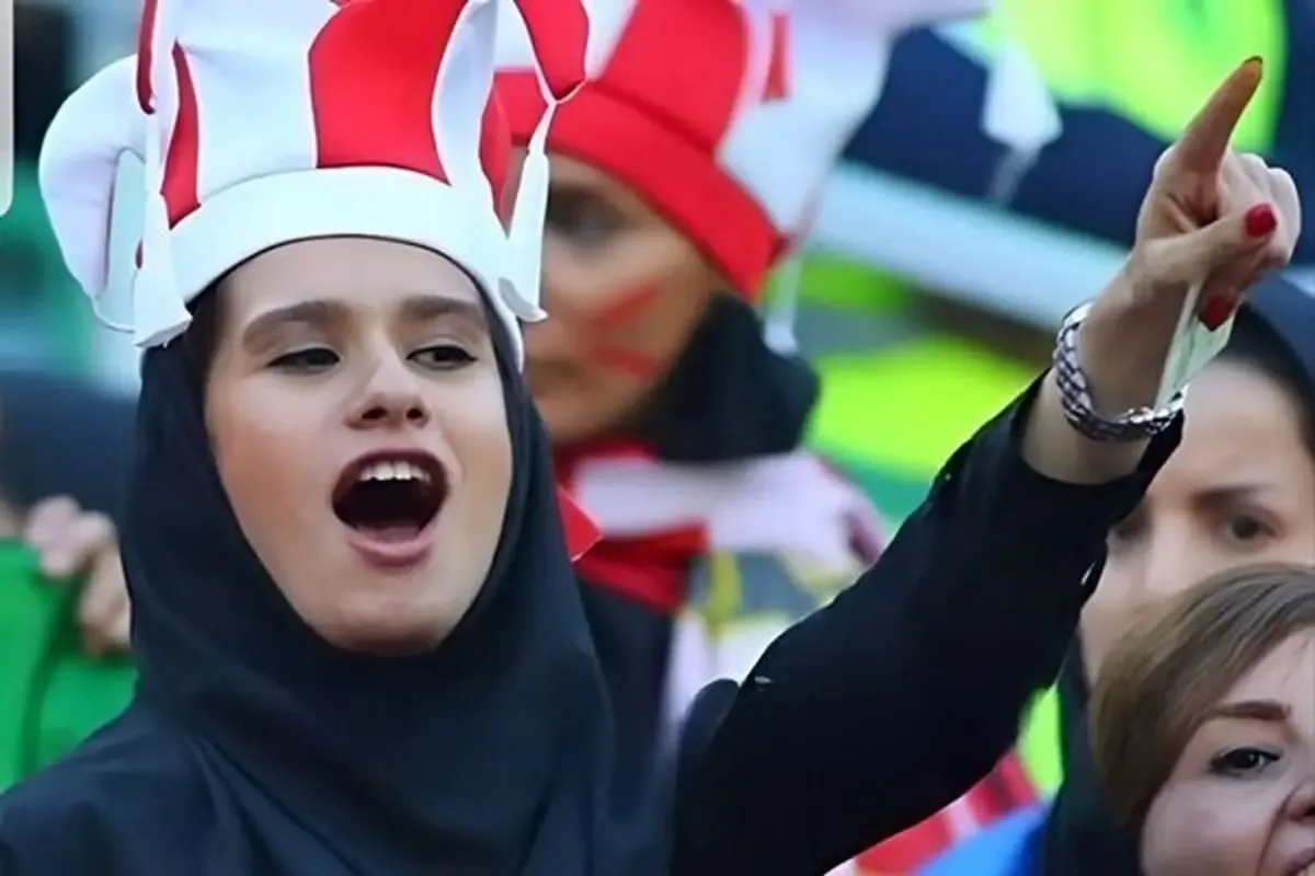 دربی تاریخی زنان پیش از سوت آغاز گرفتار حاشیه شد