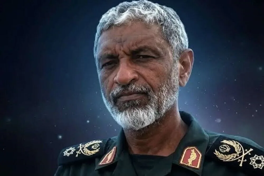 سردار عظمایی: با کشتیهای متخلف به شدت برخورد میکنیم