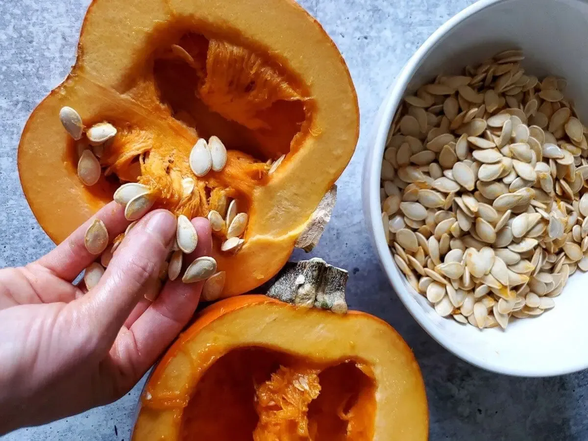 قبل از خوردن تخمه کدو این نکته مهم را درباره فشار خون بدانید!