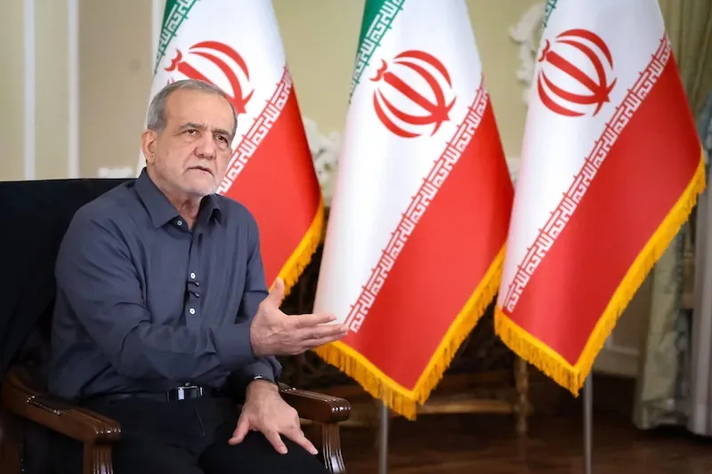 سختترین شرایط پس از انقلاب را با اتکای به مردم پشت سر گذاشتیم