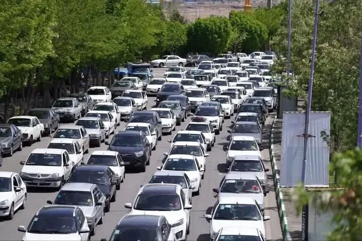 وضعیت جادهها و راهها، امروز ۷ آبان ۱۴۰۵؛ ترافیک نیمه سنگین در ۴ محور مواصلاتی منتهی به تهران/ بارش باران در محورهای ۷ استان