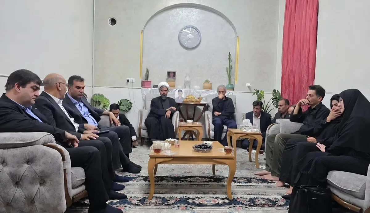 عیادت معاون وزیر آموزش و پرورش از دانش‌آموزان حادثه‌دیده در اردکان