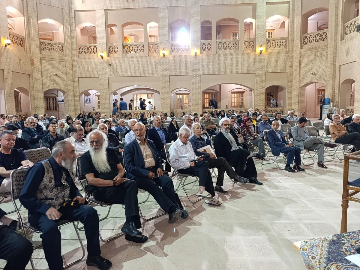 کتابخانه وزیری یزد، میزبان نشست «آیینه‌دار غزل»