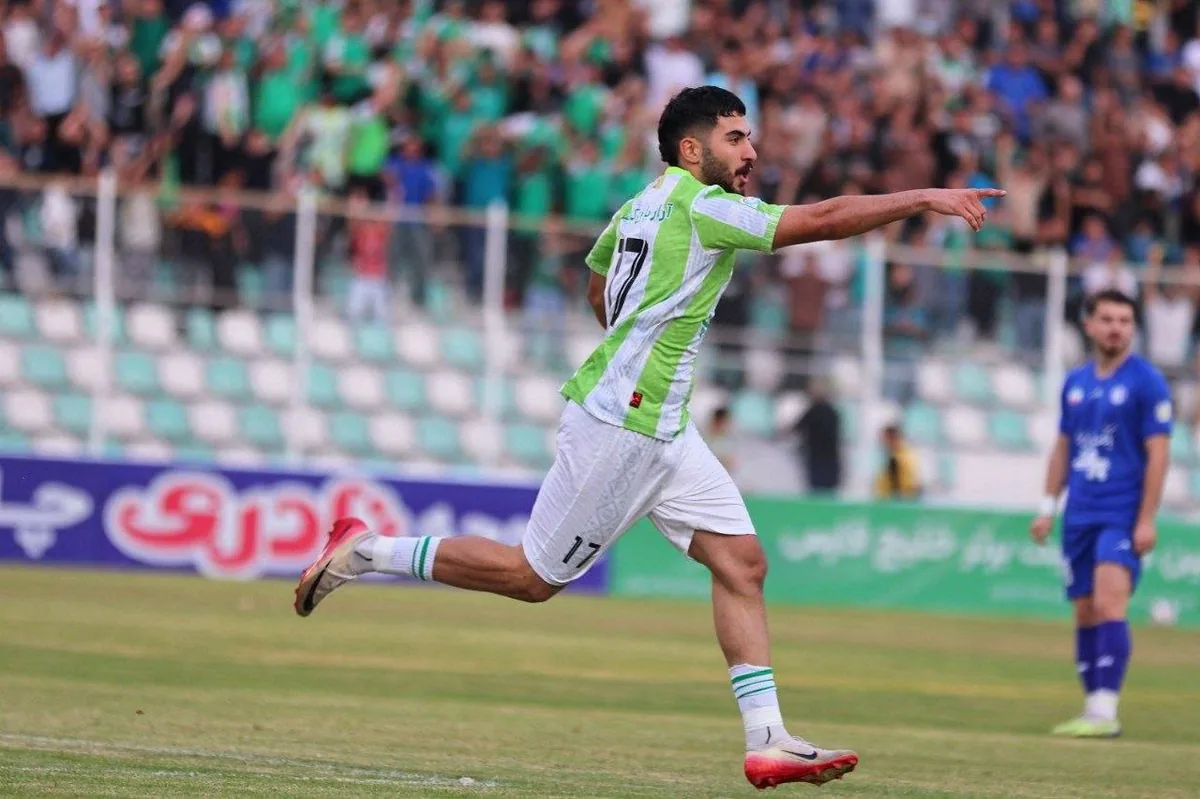 ترکیب منتخب هفته نهم لیگ برتر فوتبال در قرق استقلال و پرسپولیس