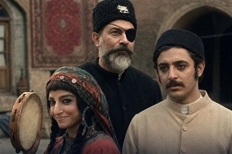 چرا دیالوگهای سریال «سرخ و سیاه» صریح و منشوریاند؟