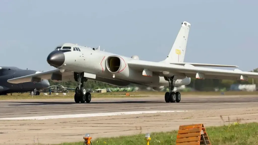 H-6K بمب‌افکن