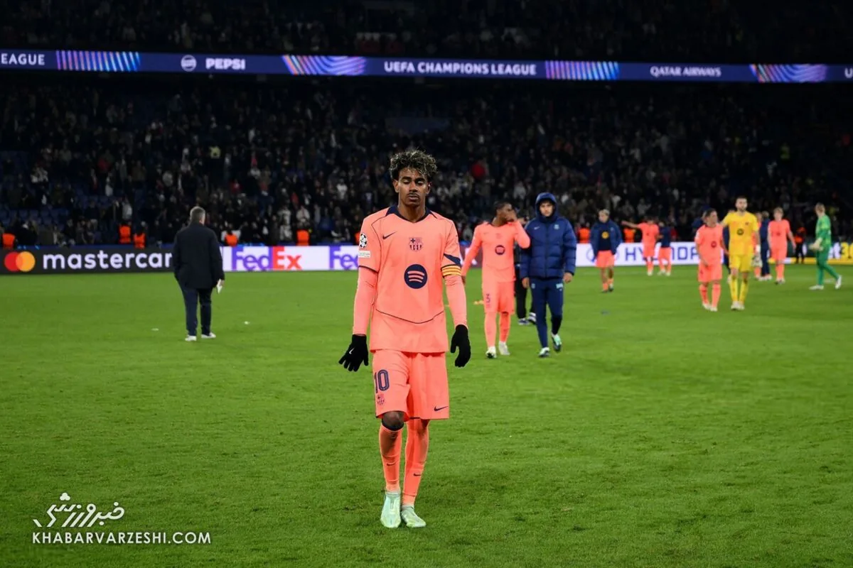 شکایت بارسلونا از بنر وحشتناک هواداران PSG؛ قتلعام به سبک پاریسی! +عکس