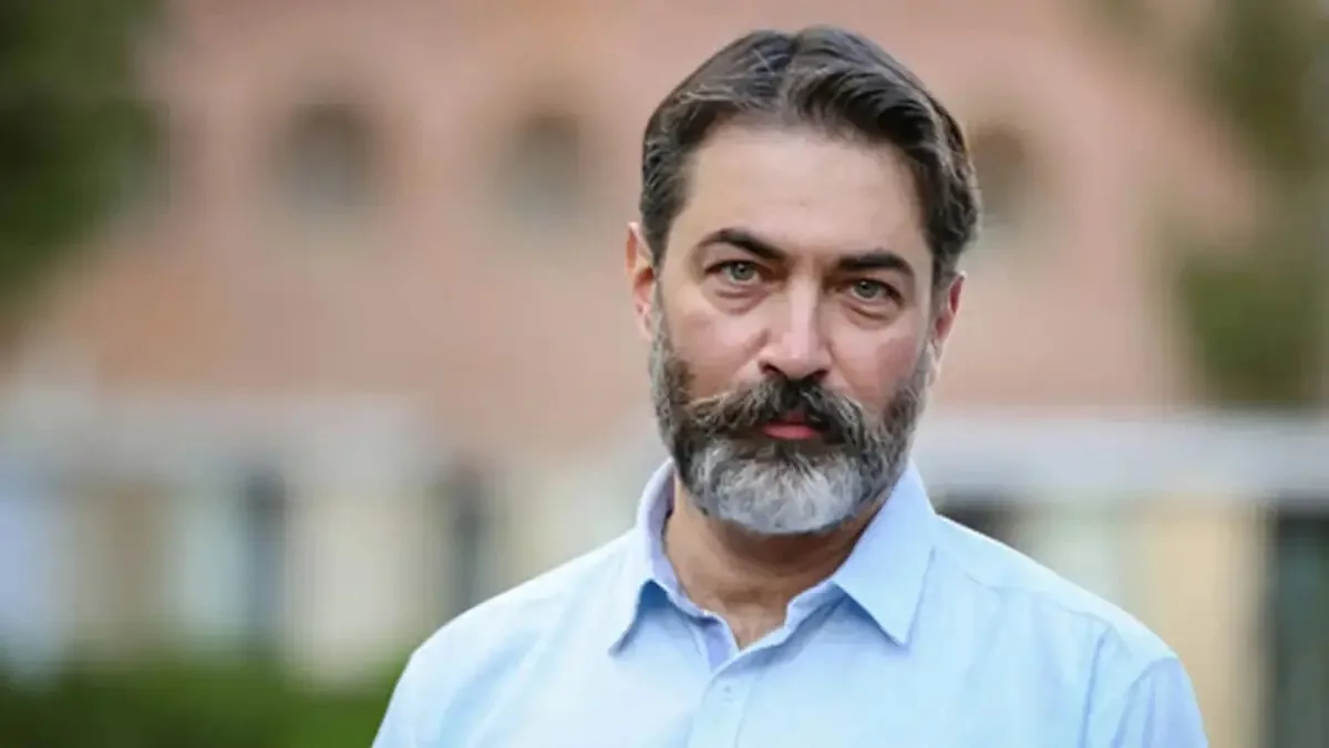 پارسا پیروزفر: خانه از پای بست ویران است | سکانسی از طهران قدیم پربازدید شد
