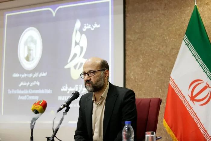 معرفی برگزیدگان جایزه حافظانه خرمشاهی/ پویش «دنیای تاریک و روشن» در کتابخانه‌های عمومی