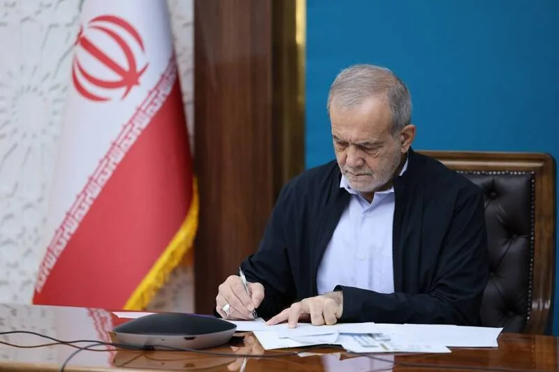 مهرداد اخلاقی به عنوان وزیر دفاع منصوب شد