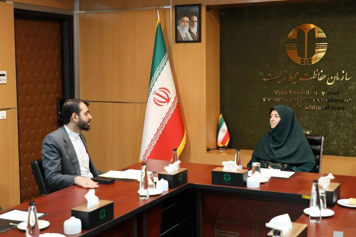پیگیری وضعیت آلودگی هوای زرقان در دیدار نجابت با رئیس سازمان حفاظت محیطزیست
