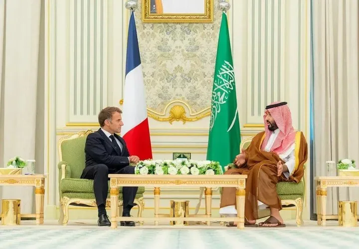 رایزنی بن سلمان و مکرون در ریاض دریاره تحولات منطقهای و بینالمللی