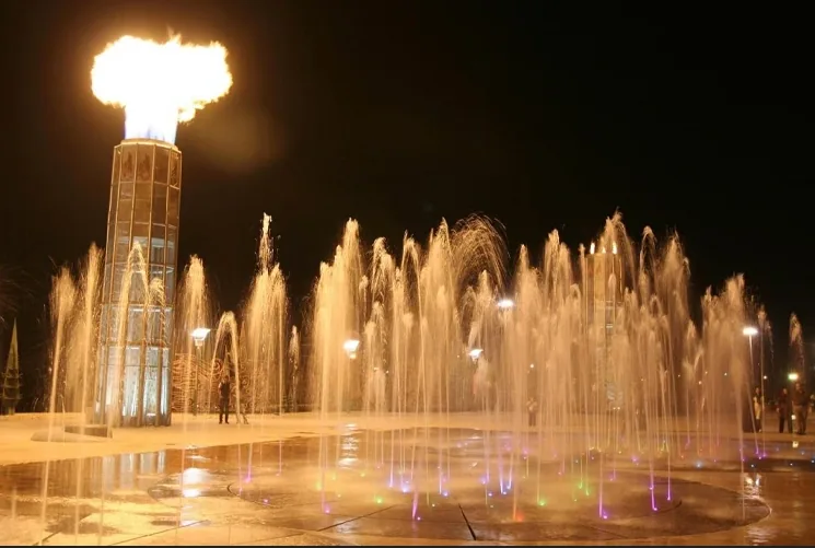 پارک اب و اتش در شب