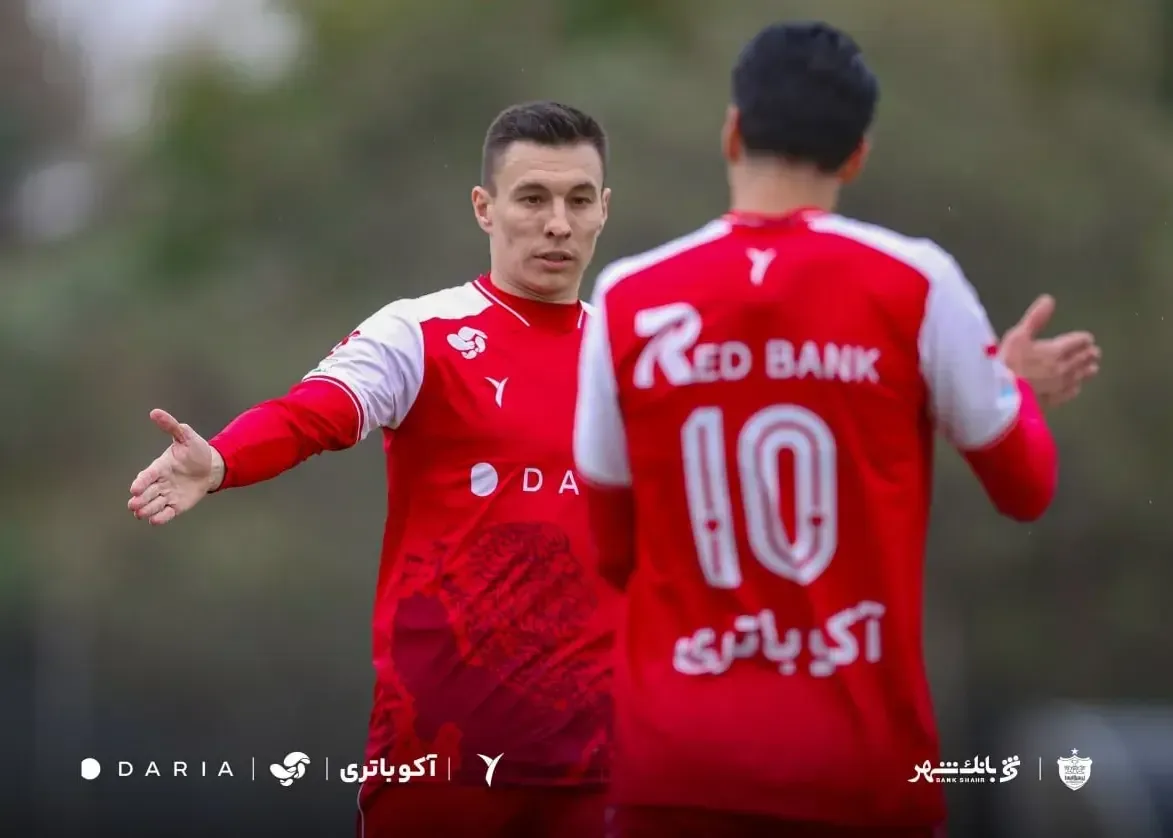 ایگور سرگیف، این گلها را دیروز میزدی!