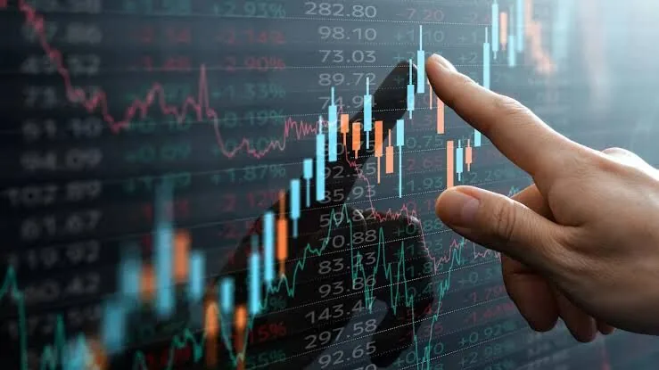 پیش بینی بورس فردا دوشنبه ۴ آبان ۱۴۰۵ | بازار سهام در دوراهی تعادل و فشار فروش | ریسک آغاز جنگ جدید