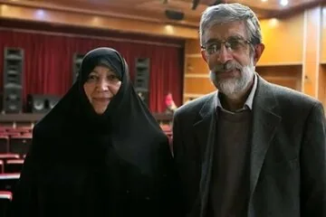 آیتالله سیدمجتبی خامنهای تافل انگلیسی دارند/می گویند آقا با زبان انگلیسی مخالف هستند اما.../ صحبتهای مادر شهید زهرا حدادعادل درباره دامادشان