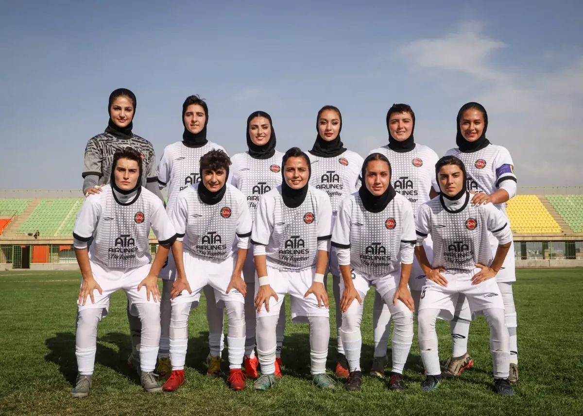 یک نیمه تاخیر برای زنان تراکتور