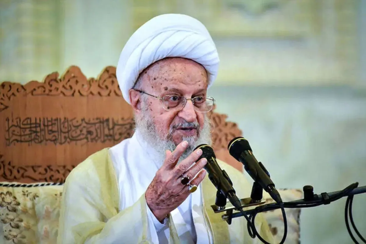 آیتالله مکارم شیرازی: نباید اختلاف نظرها، هر چند برخاسته از انگیزههای صحیح باشد، زمینه تفرقه و تضعیف جبهه داخلی را فراهم آورد/ امروز بیش از هر زمان، حفظ وحدت ملی ضرورتی انکارناپذیر است/ امید و استقامت، هرگز به معنای نادیده گرفتن واقعیتهای میدان نیست/ تضعیف روحیه مسئولان، بر خلاف مصالح کشور است